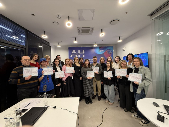 Преподаватель Школы креативных индустрий в г. Кемерово приняла участие в очном интенсиве Академия АртМастерс